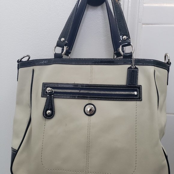 RARE**Coach bone with navy trim leather Laura handbag. - Picture 3 of 8